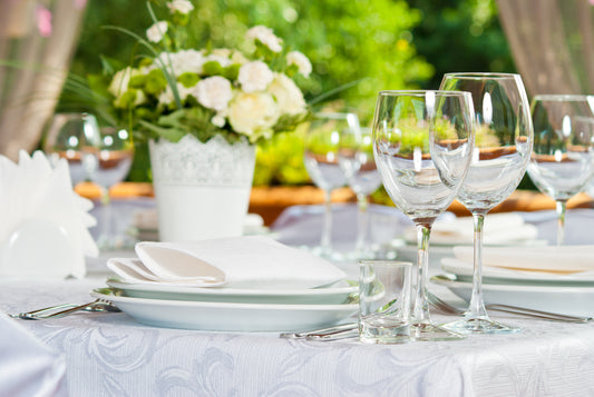 10 Essential Elements for a Formal Dinner Table
